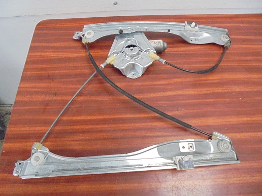 Leve Vitre Av Droit
RENAULT Clio (5P)
An 09.2005 - 03.2009 

Réf : 400861
8200291147
 

