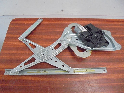 Leve Vitre Ar Droit
RENAULT Scenic 3
An 04.2009 - 11.2011