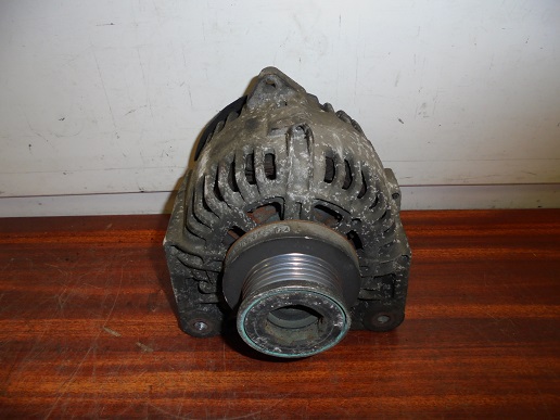 Alternateur 
RENAULT Clio II Phase II 1.5DCI 65 CV
An 06.2001 - 07.2006

Valeo 110 A

