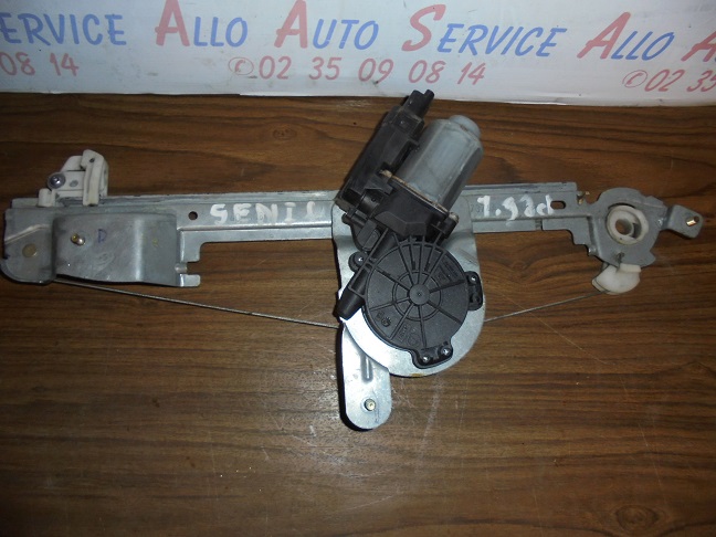 Leve Vitre Ar Droit
RENAULT Scenic II Phase I (5P)
An 12.2003 - 12.2005



