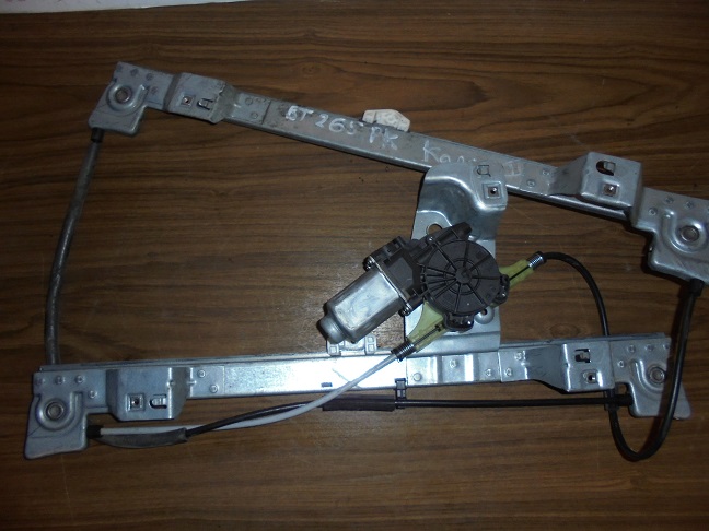 Leve Vitre Av Gauche
RENAULT Kangoo II Express 4Portes
An 10.2008 - 03.2013

Inteva 402087 A

