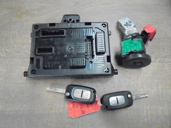 Kit de demarrage 
RENAULT Clio (3) 1.5 DCI 75CV
An 02.2010 - 12.014

Comprenant

Neiman + Transpondeur + Clé

Calculateur Delphi DCM3.4
237101989R / 237101990R

UCH Johnson Controls
BCM L2 CR 8201054128