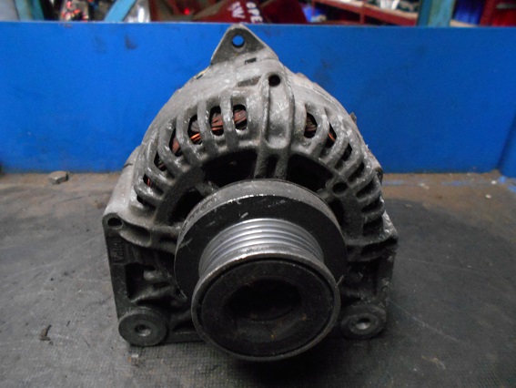 Alternateur 
RENAULT Scenic (2) 1.5 DCI 105CV
An 03.2006 - 09.2009

Valéo

