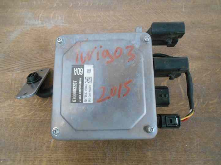 Calculateur direction assistée
RENAULT Twingo 3
AN 2015

Référence : 6700003207 / Q1T36471H1AU

