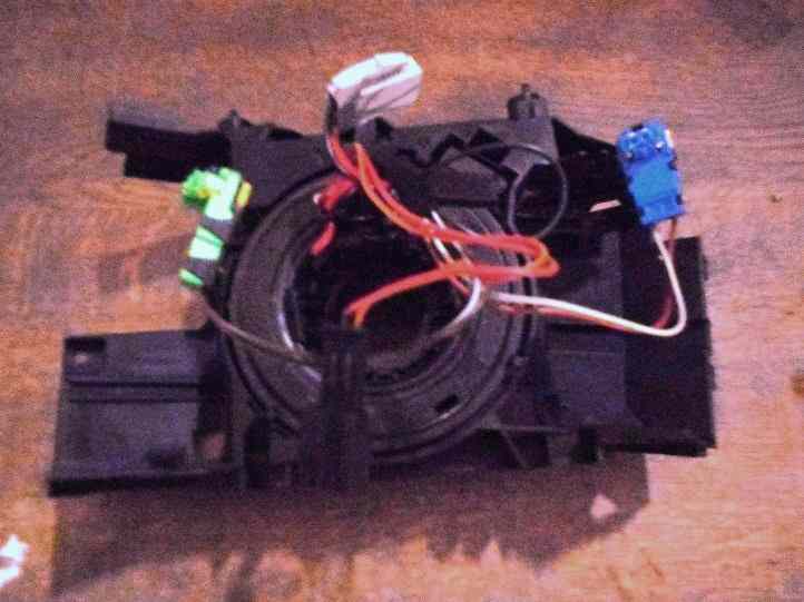 Commodo quart tournant
RENAULT Kangoo 2
An 01.2008 - 03.2013

Référence : 8200627578