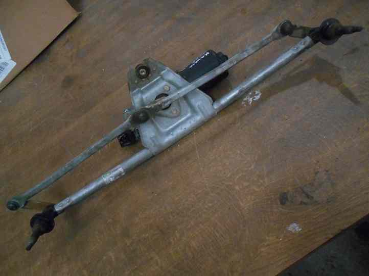 Systeme Essuie glace 
RENAULT Kangoo
An 05.2001
