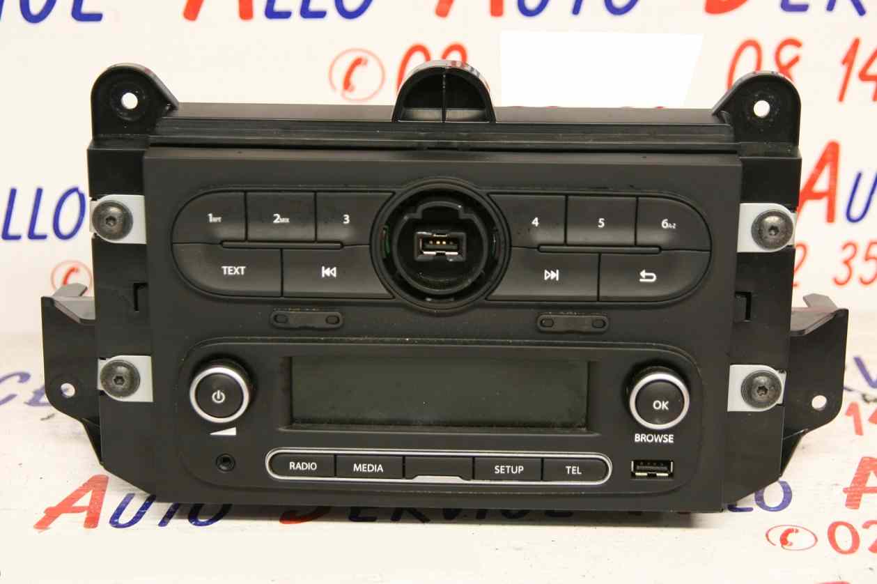 Autoradio RENAULT Twingo 3
03.2015

Référence :
281156611R

Option disponible :
Bluetooth, Radio, Téléphone via Bluetooth, USB
