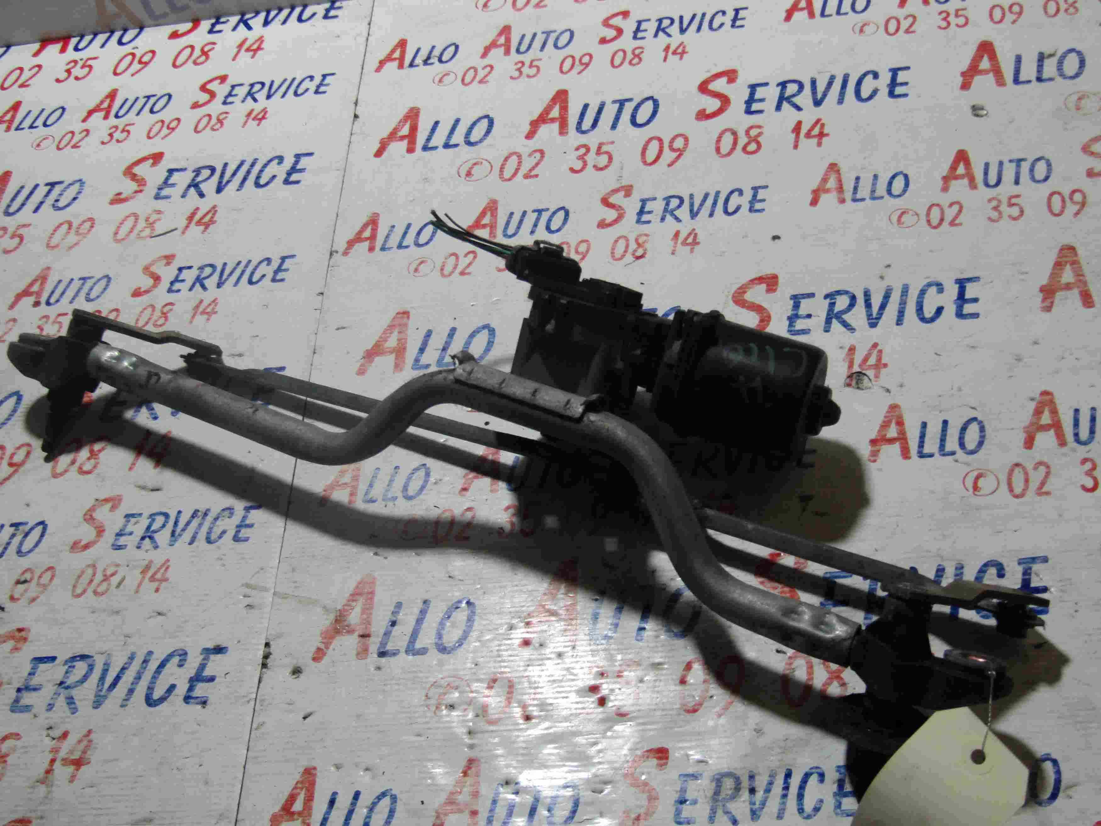 Système Essuie glace 
RENAULT Clio 4
09.2017

Frais de port sur devis