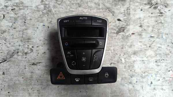 Commande de chauffage 
RENAULT Laguna 3

Ref:275100002R