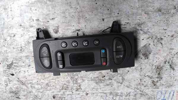 Commande de chauffage 
RENAULT Scenic 1

Ref:7700435401
