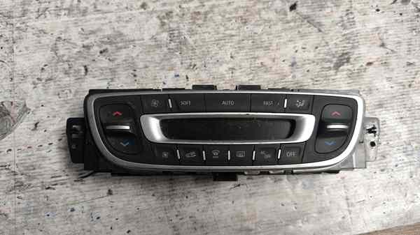 Commande de chauffage 
RENAULT Megane 3
PH1
Ref:275100007R

