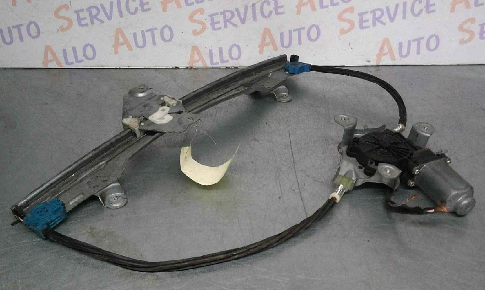 Leve Vitre Av Droit RENAULT Twingo 2 PHASE 1 (3 PORTES)   

MILLESIME 03/2008

