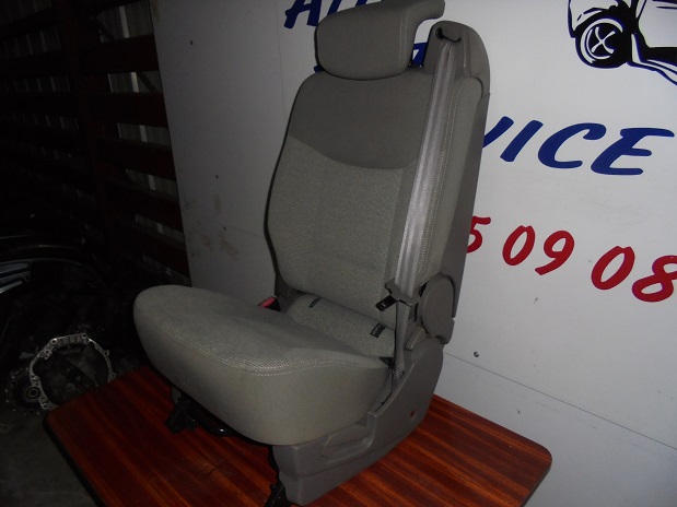 Siege Ar
RENAULT Espace 4 
An 2004 

Sièges coulissants

Frais de port sur devis


