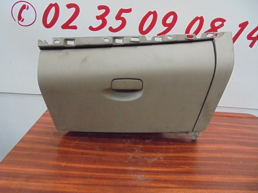 Boite a Gant 
RENAULT Scenic 3
An 04.2009 - 11.2001