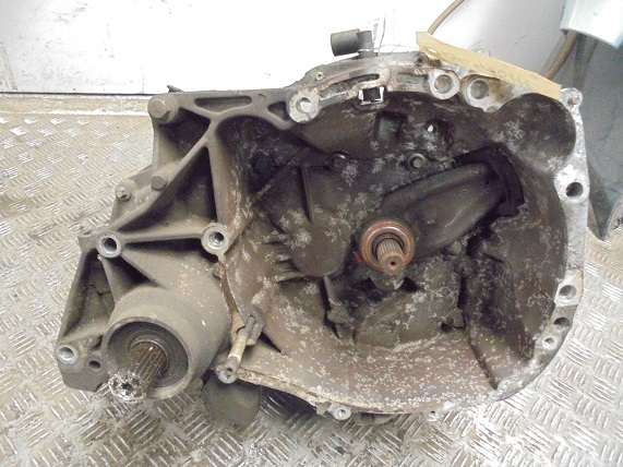 Boite de vitesses 
RENAULT Twingo 1 1.2 58CV
An 08.1998 - 08.2000 

Type boite : JB1937 / JB1132
144 000 Km

Garanti(e) 3 mois

Frais de Port sur devis