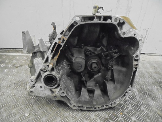 Boite de vitesses 
RENAULT Megane 2 1.5 DCI 85CV / 100CV
An 01.2006 - 06.2009

Type boite : JR5108
141 000 Km

Garanti(e) 3 mois

Frais de Port sur devis