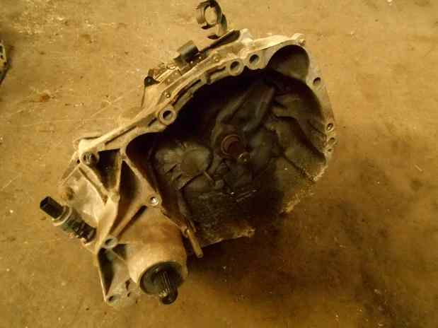 Boite de vitesses 
RENAULT Twingo 1 phase 3 1.2 60CV
An 08/2000 - 06/2007

Type boite : JB1 131
164 823 Km

Garanti(e) 3 mois

Frais de Port sur devis