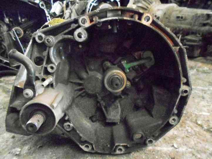 Boite de vitesses 
RENAULT Laguna (2) 2.0i 135CV 16V 
An 11.2000 - 03.2005

Type boite : JR5013 JR5014 JR5017
155 000 Km

Garanti(e) 3 mois

Frais de Port sur devis