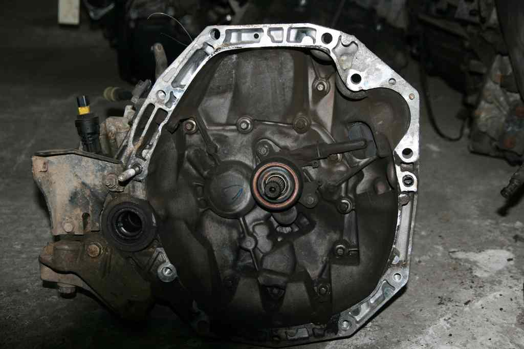 Boite de vitesses  RENAULT Kangoo 1 PHASE 2 1.5DCI 85ch  
03.2003 > 12.2007

Type boite : JR5116
 Km : NC

Garanti(e) 3 mois

Frais de Port sur devis