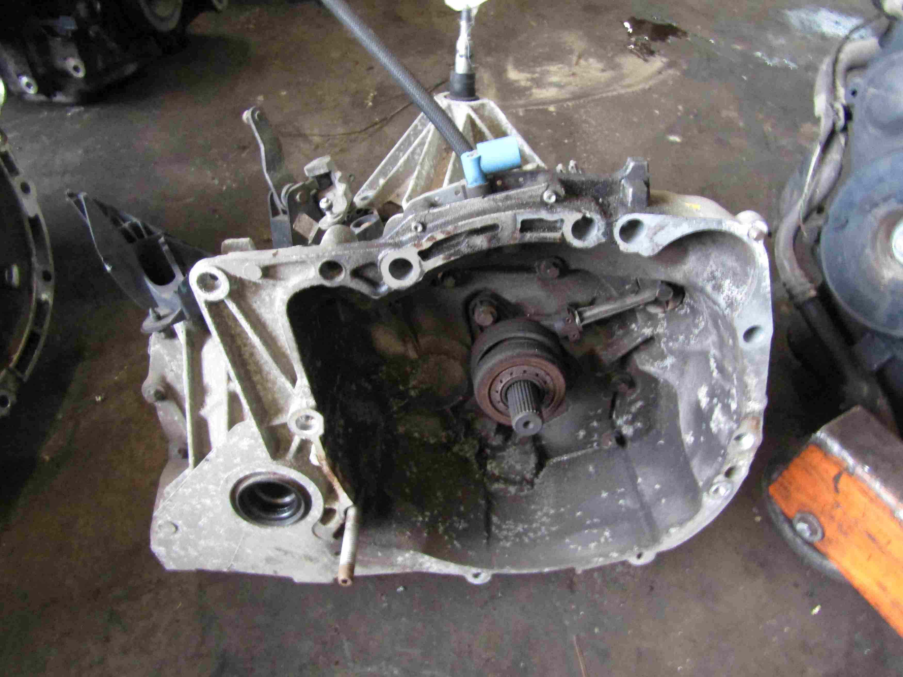 Boite de vitesses 
RENAULT Clio 3 Phase 1 1.2i 75 cv

Type boite : JH3176
 112 000 Km

Garanti(e) 12 mois

Frais de Port sur devis