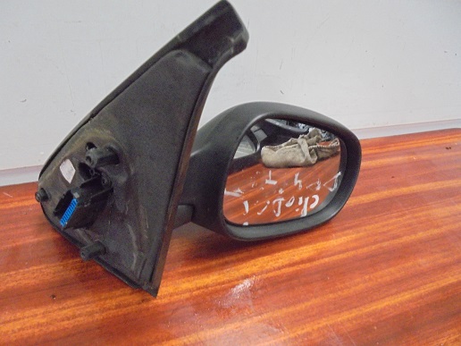 Retro Electrique Droit
RENAULT Clio 2 
An 06.2001 - 07.2006 
