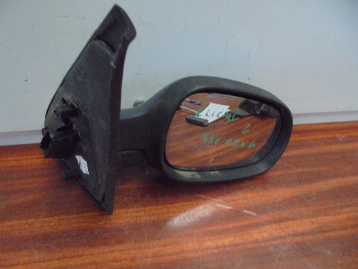 Retro Electrique Droit
RENAULT Clio 2
An 06-2001 - 07-2006 

