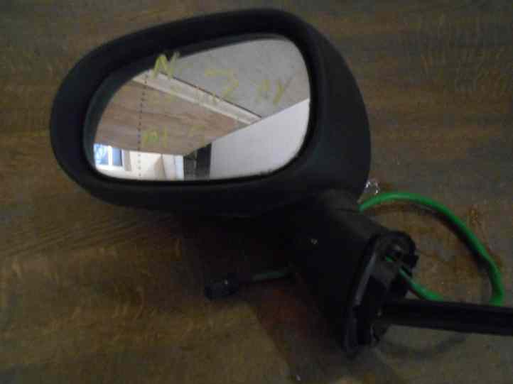 Retro Electrique Gauche
RENAULT Modus 1
An 2004

Coque peinte
