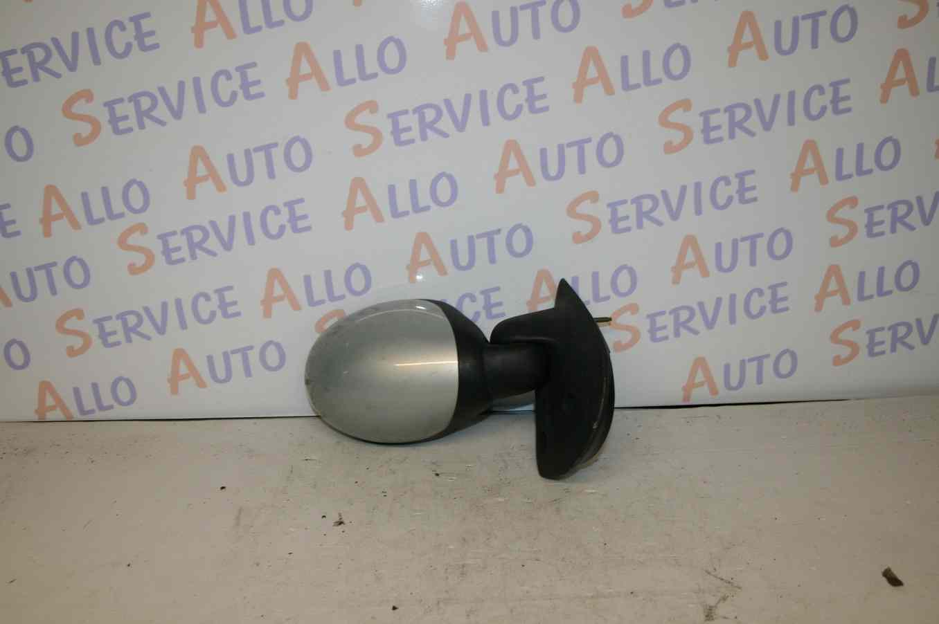 Retro Electrique Droit RENAULT Twingo 1 phase 3
03/2003
