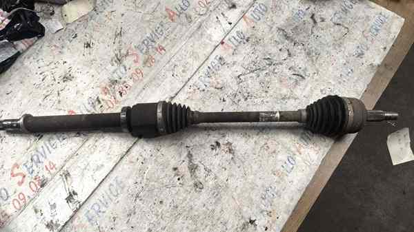 Cardan Droit
RENAULT Scénic 3
Ph1 1.5 DCI 
Année 2012
Code Moteur:K9K_836
 