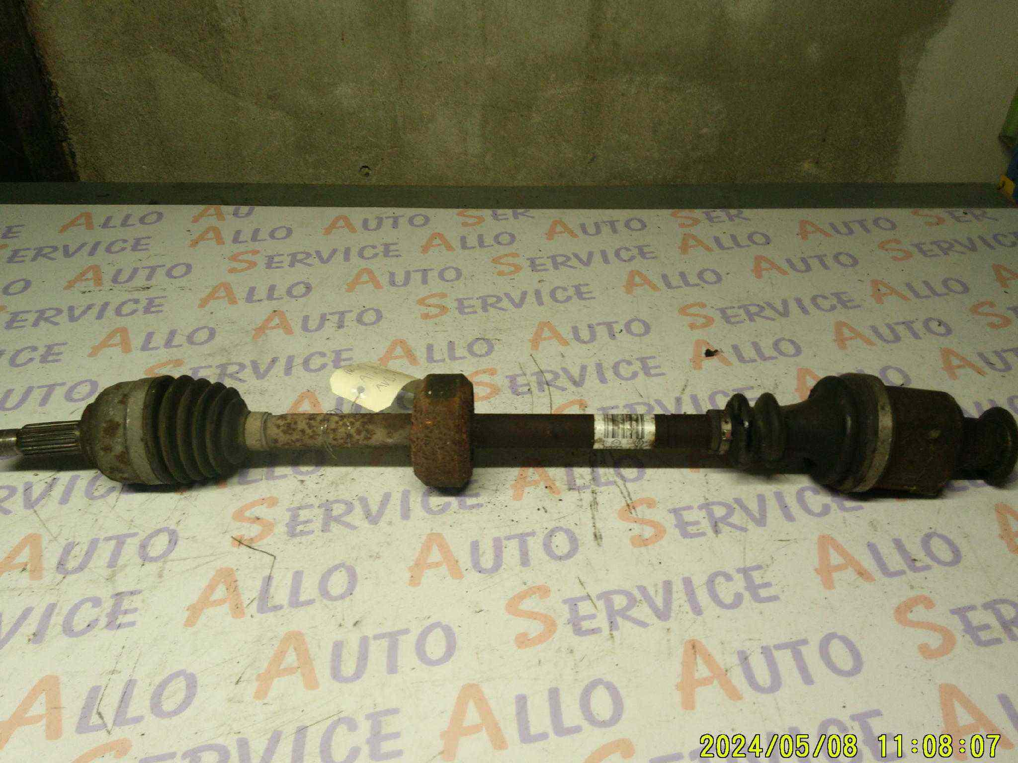 Cardan Droit
RENAULT Twingo 2 phase 1
ref: 8200684084


