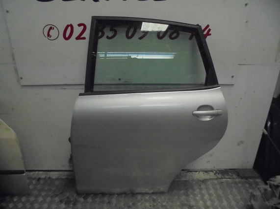 Porte AR Gauche
SEAT Altea (5 portes)
An 04.2004 - 05.2009

Vendue nue
Frais de Port sur devis
