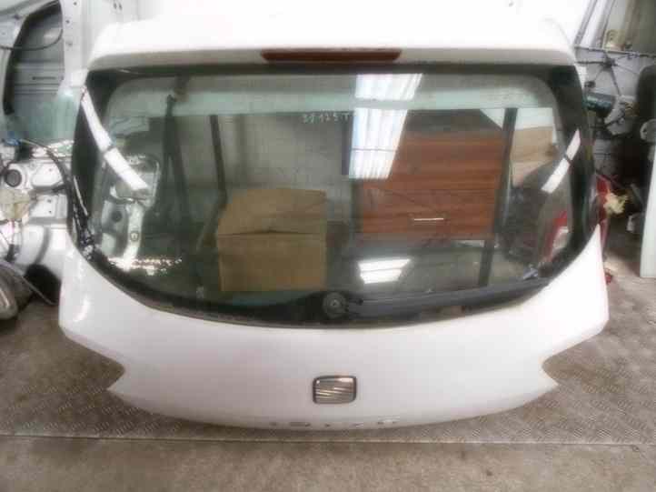 Hayon 
SEAT Ibiza 4 (6J)
An 05.2008 - 01.2012

Un léger enfoncement
Frais de Port sur devis