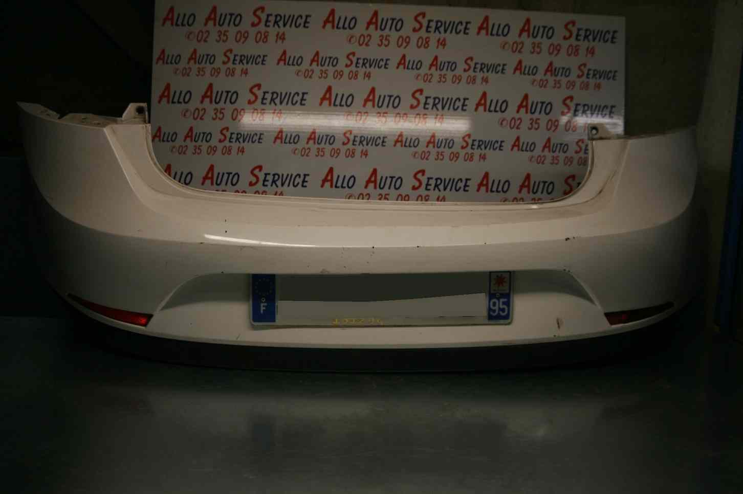 PARE CHOC ARRIERE
SEAT IBIZA 4 (6J)

11.2009
Légère Rayure

Frais de Port sur devis