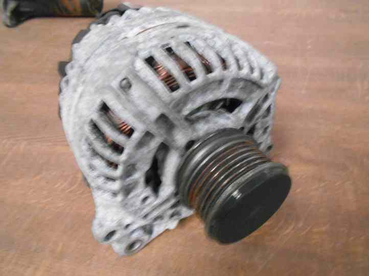 Alternateur 
SEAT Altéa 2.0TDI 140CV
An 04.2004 - 05.2009

Poulie débrayable, 140 Ampères

