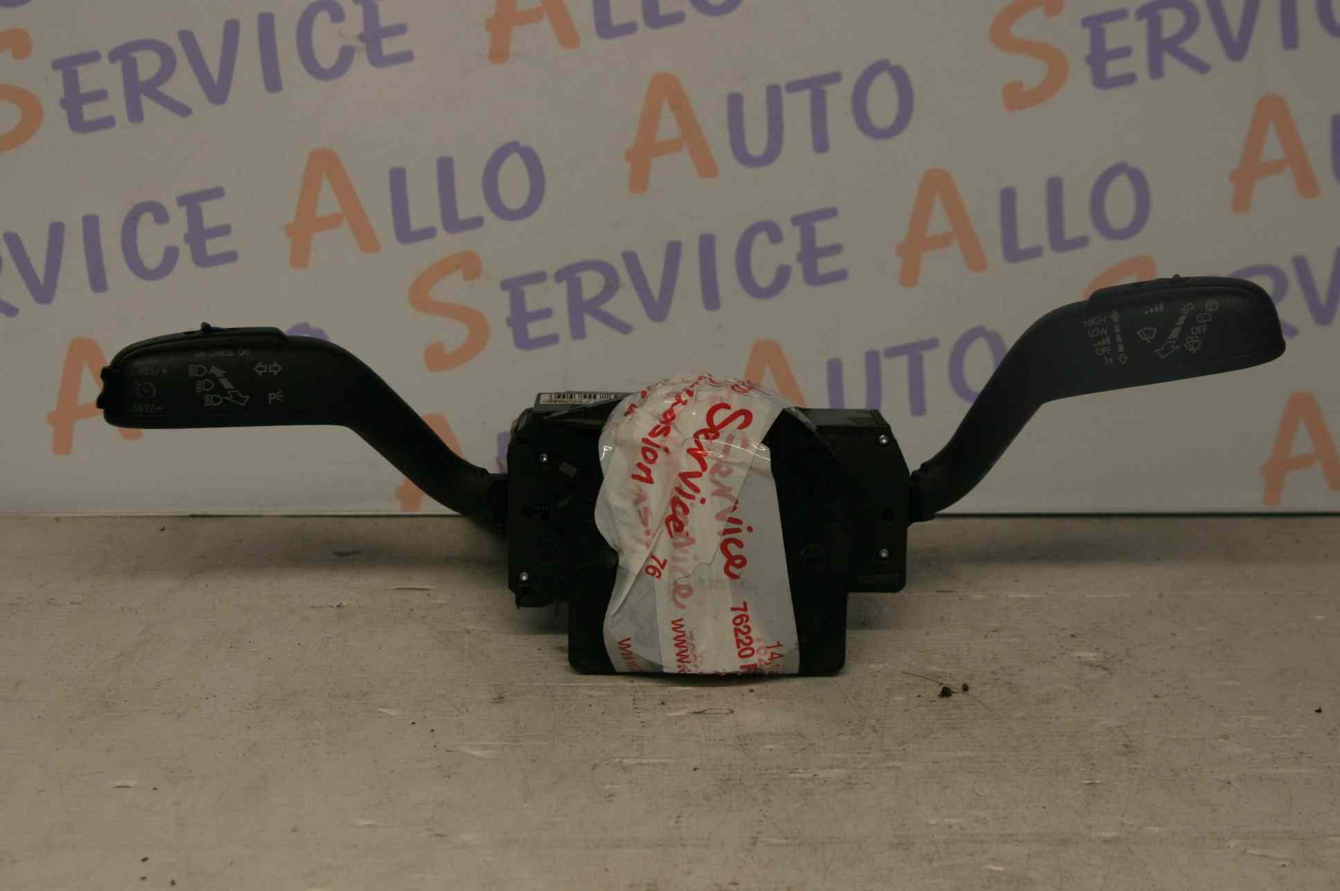 Commodo 
SEAT IBIZA IV (6J) PHASE 1 5P 
2008-05->2012-01
référence : 7H0953503GH

