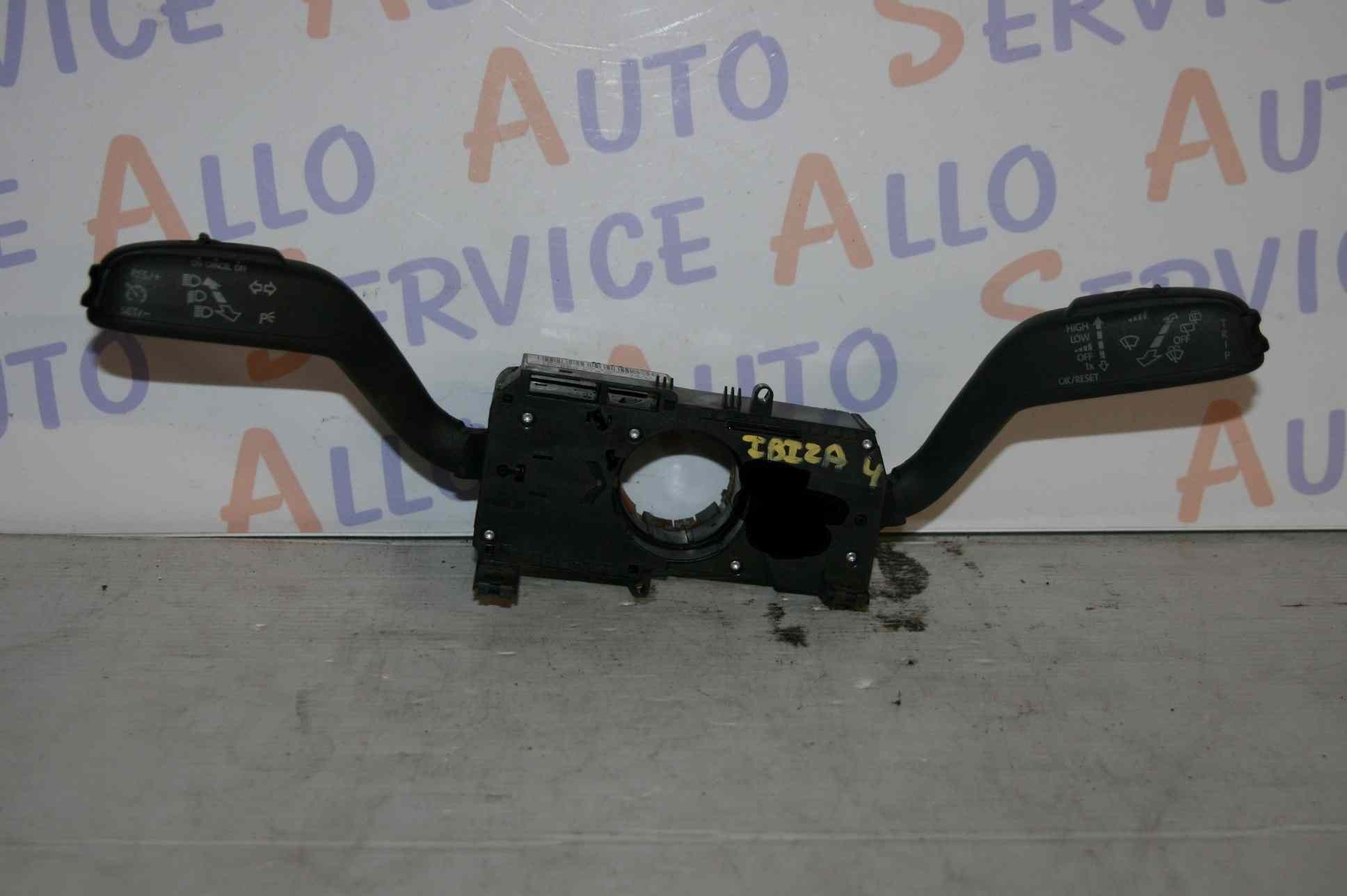 Commodo 
SEAT IBIZA IV (6J) PHASE 1 5P 
2008-05->2012-01
référence : 7H0953513Q
