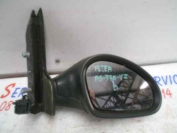 Retro Electrique Droit
SEAT Altea
An 04.2004 - 05.2009

Traces = scotch à nettoyer 