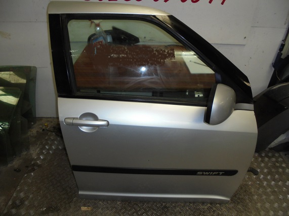 Porte AV Droit
SUZUKI Swift
An 03.2005 - 10.2005

Vendue nue
Frais de Port sur devis