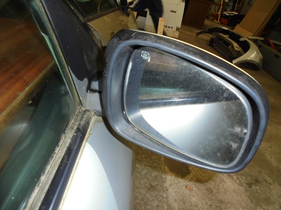 Retro Electrique Droit
SUZUKI Swift
An 03.2005 - 10.2005