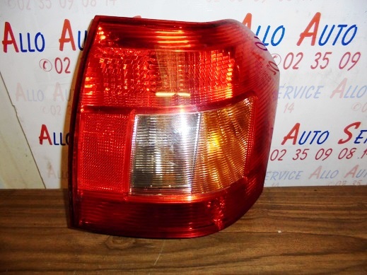 Feu Arriere Gauche
TOYOTA Corolla 
An 01.2002 - 07.2004