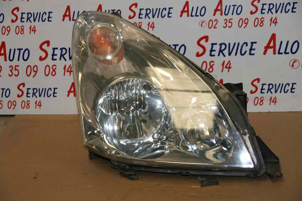 Optique Droit
TOYOTA Corolla Verso 2 Phase 1
01.2005