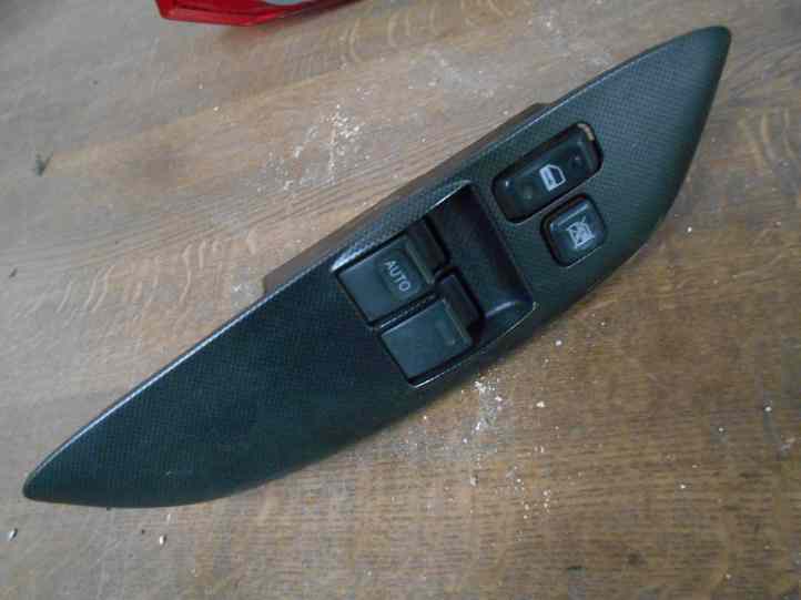 Commande Vitre 
TOYOTA Yaris
An 03.2011 - 04.2015