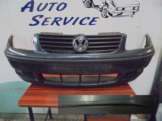 Pare Choc Av 
VOLKSWAGEN Polo 3 (6N2)
An 2000

Rayures au dessus de la jupe

Frais de Port sur devis