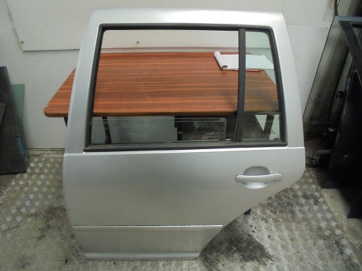 Porte AR Gauche
VOLKSWAGEN Bora (1J)
An 06.1999 - 12.2005

Vendue nue

Frais de Port sur devis