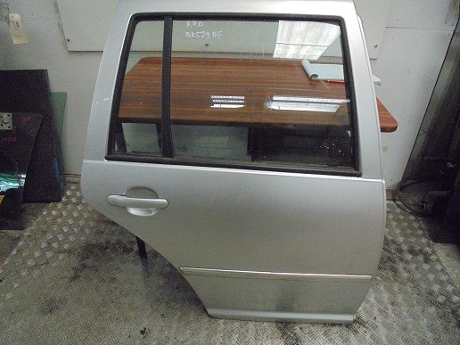 Porte AR Droit
VOLKSWAGEN Bora (1J)
An 06.1999 - 12.2005

Vendue nue

Frais de Port sur devis