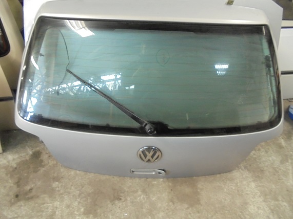 Hayon 
VOLKSWAGEN Golf 4 (1J)
An 01.1998 - 05.2004

Frais de Port sur devis