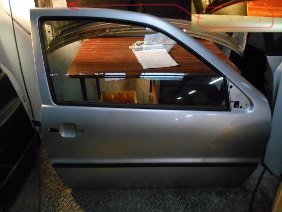 Porte AV Droit
VOLKSWAGEN Polo 4 (6N2)5 portes
An 2000 - 2001

Vendue nue
Rayures haut de porte
Frais de Port sur devis