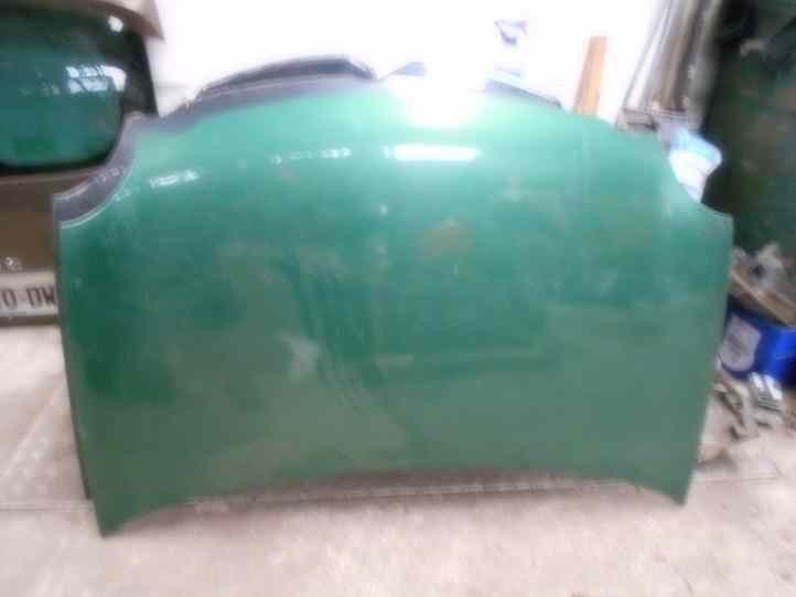 Capot 
VOLKSWAGEN Polo 4 (9N1)
An 01.2002 - 05.2005

Quelques rayures
Frais de Port sur devis