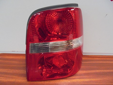 Feu Arriere Droit
VOLKSWAGEN Touran 
An 01.2004 - 12.2006 