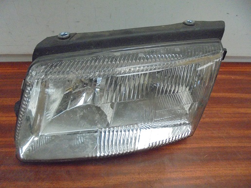 Optique Gauche
VOLKSWAGEN Passat 4 (3B)
An 10.1996 - 10.2000